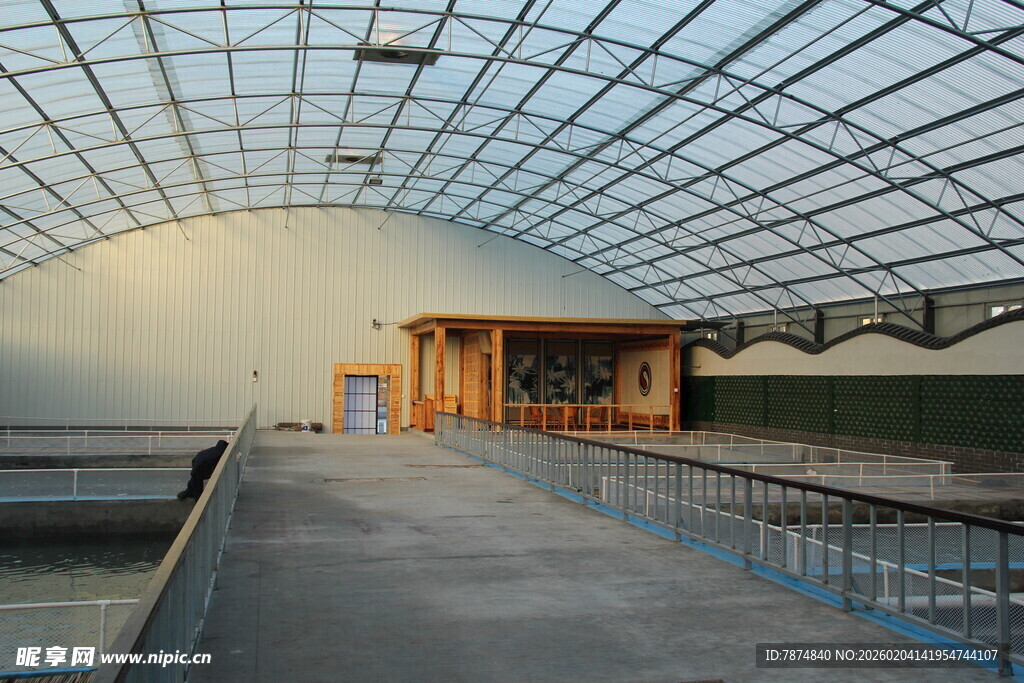 室内大型玻璃穹顶建筑空间