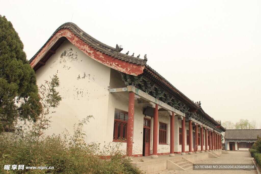 中式古建筑庙宇外观