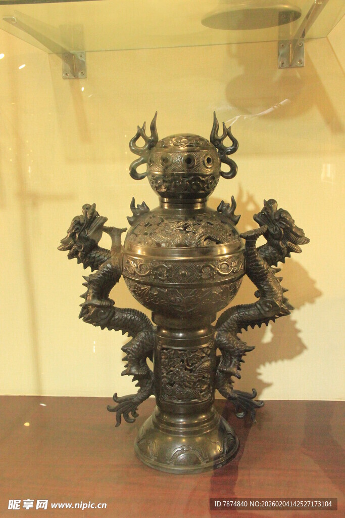 古代青铜多首神兽摆件