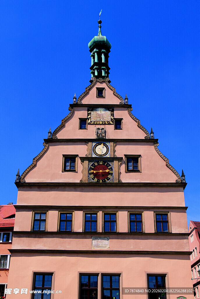 德国古老建筑的尖顶风貌