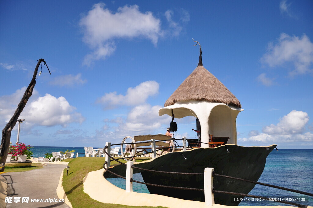 海边特色船形小屋景观