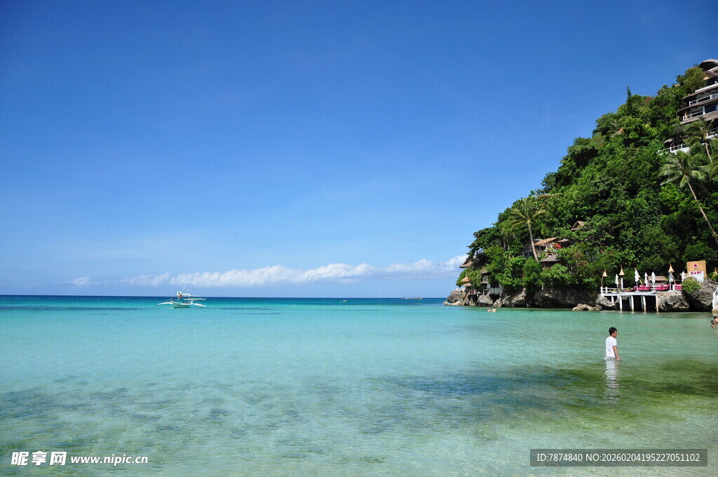 美丽海岛清澈海水景观