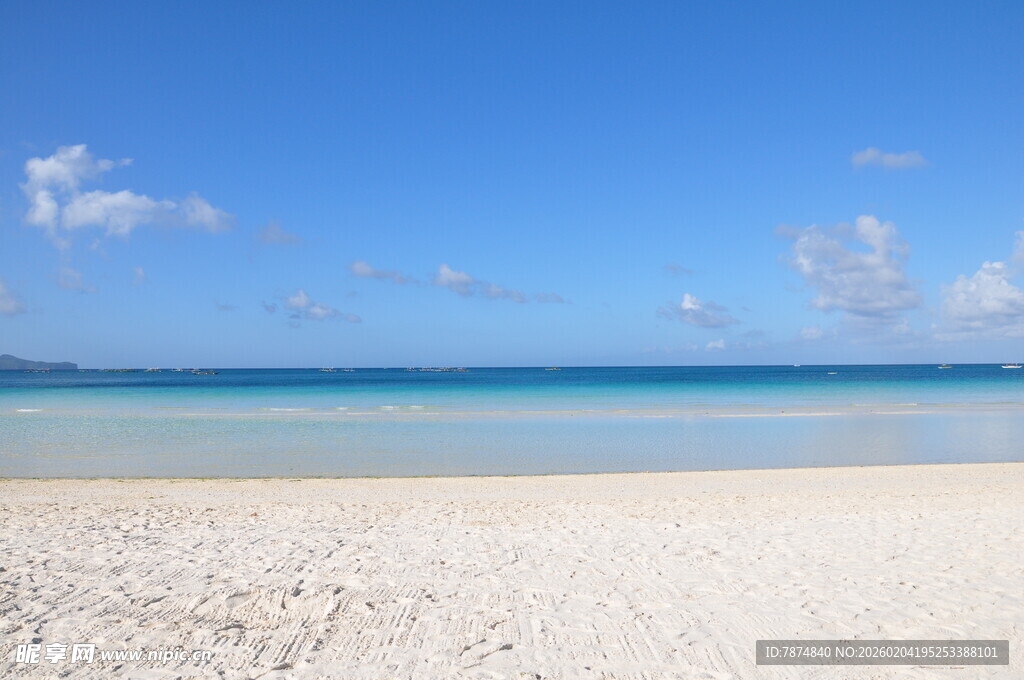 美丽海滩 蔚蓝大海与晴空