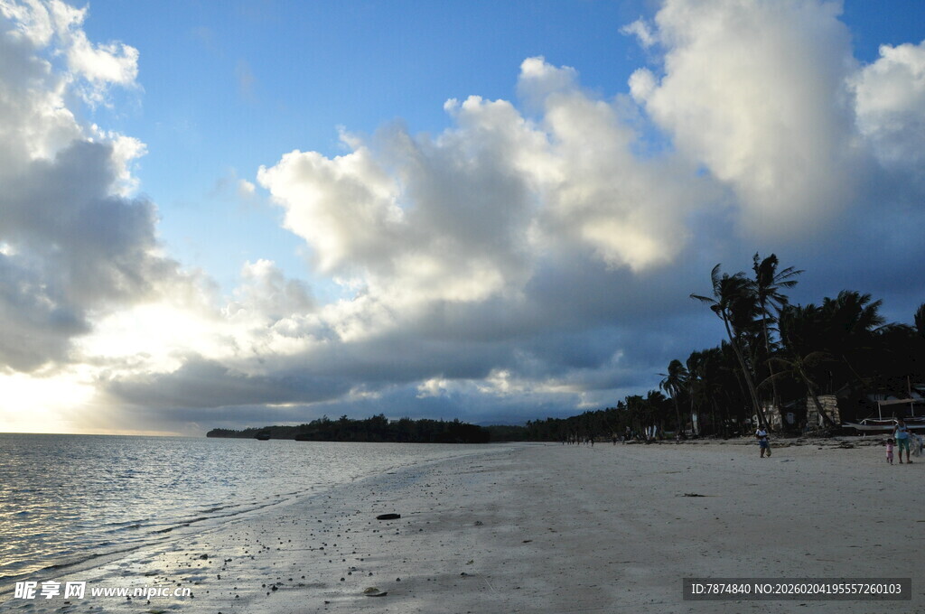 美丽海滨沙滩风光