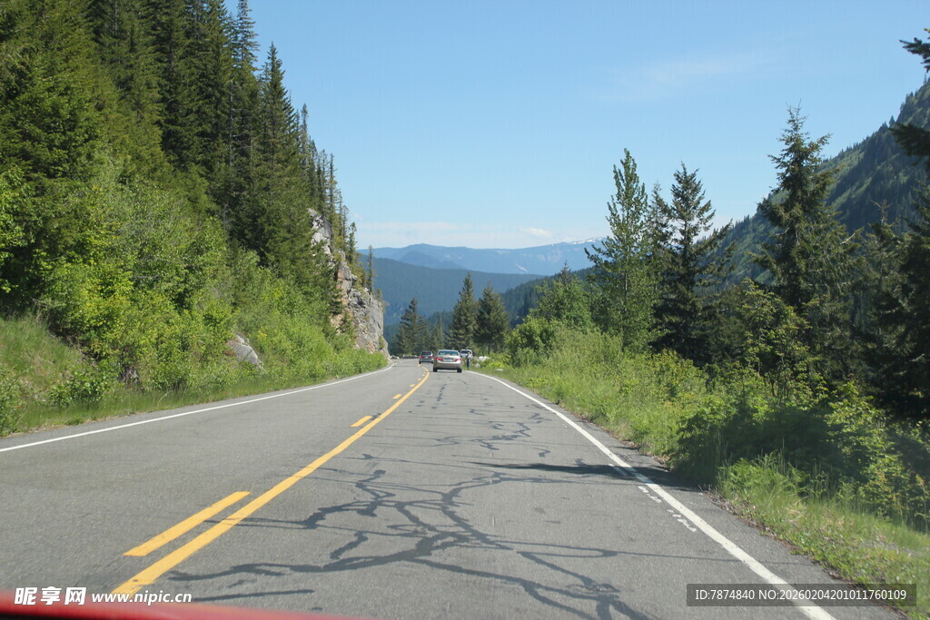 山间公路自驾风景
