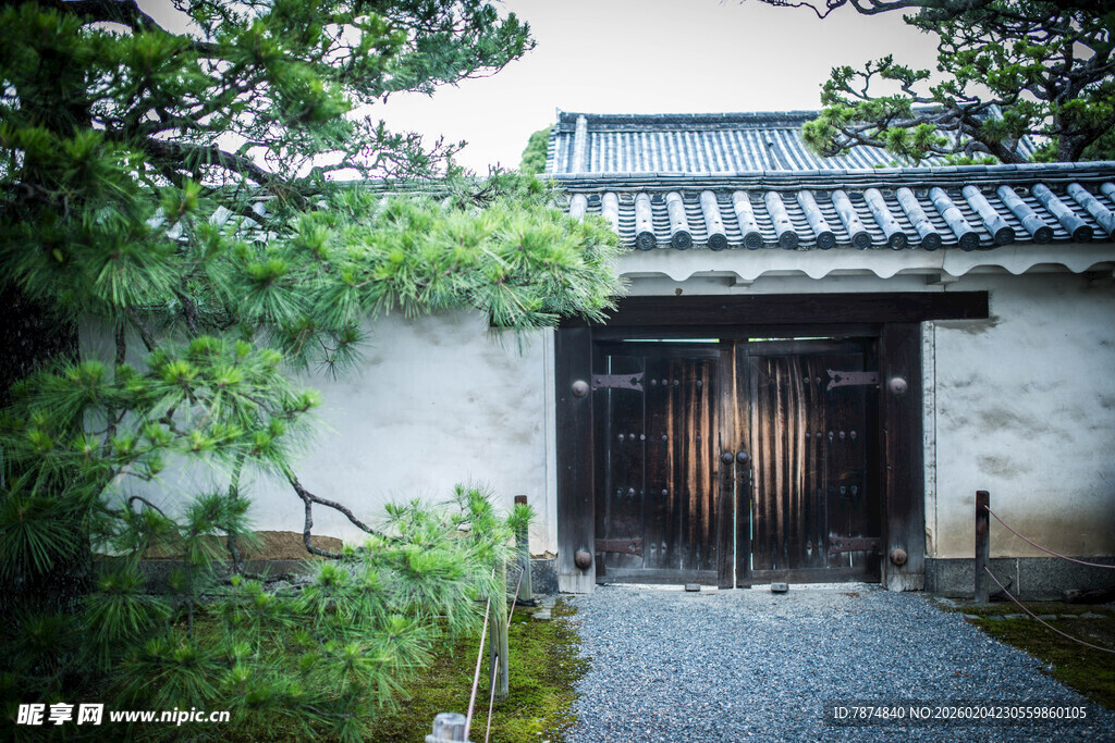 日本日式庭院古朴木门景致