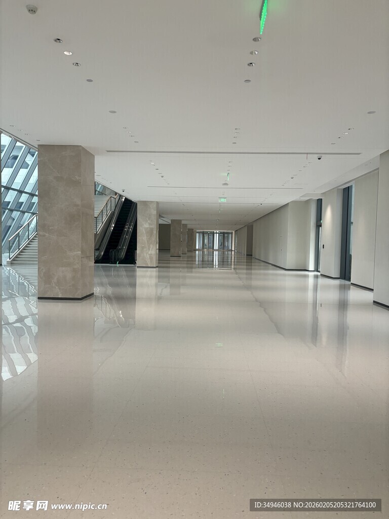 现代空旷室内空间场景