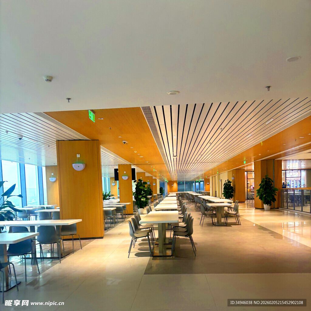 现代风格明亮餐厅空间