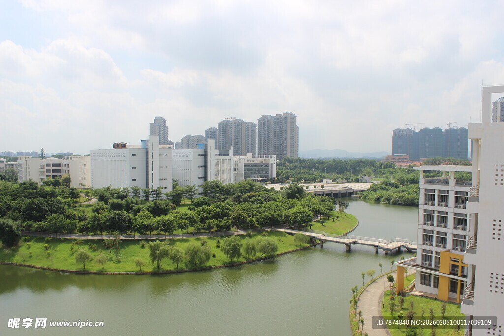 广医河畔城市景观俯瞰图