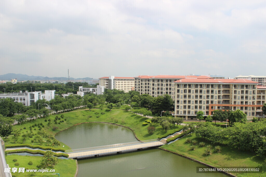 广医河畔校园风光