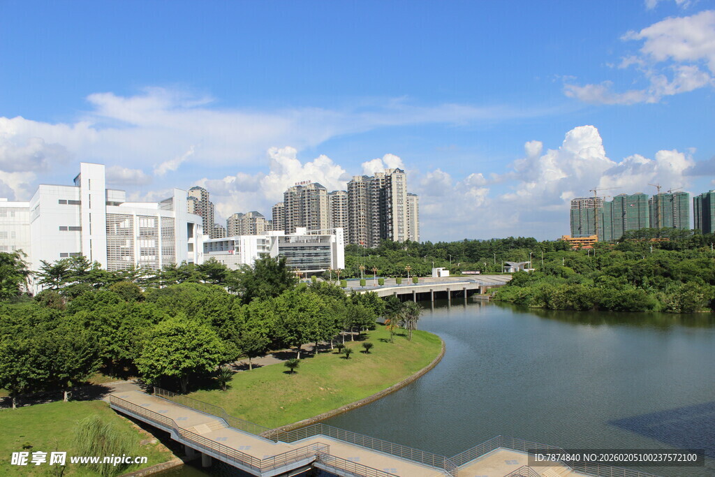 广医城市河畔美丽风光