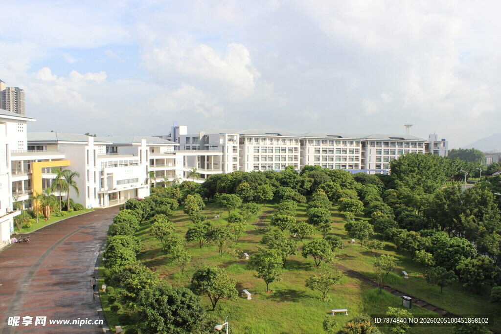 广医校园风景俯瞰图