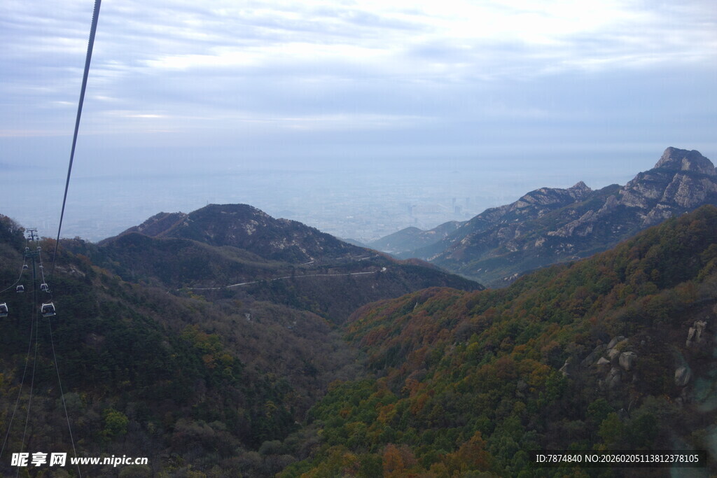 泰山山峦秋色美景