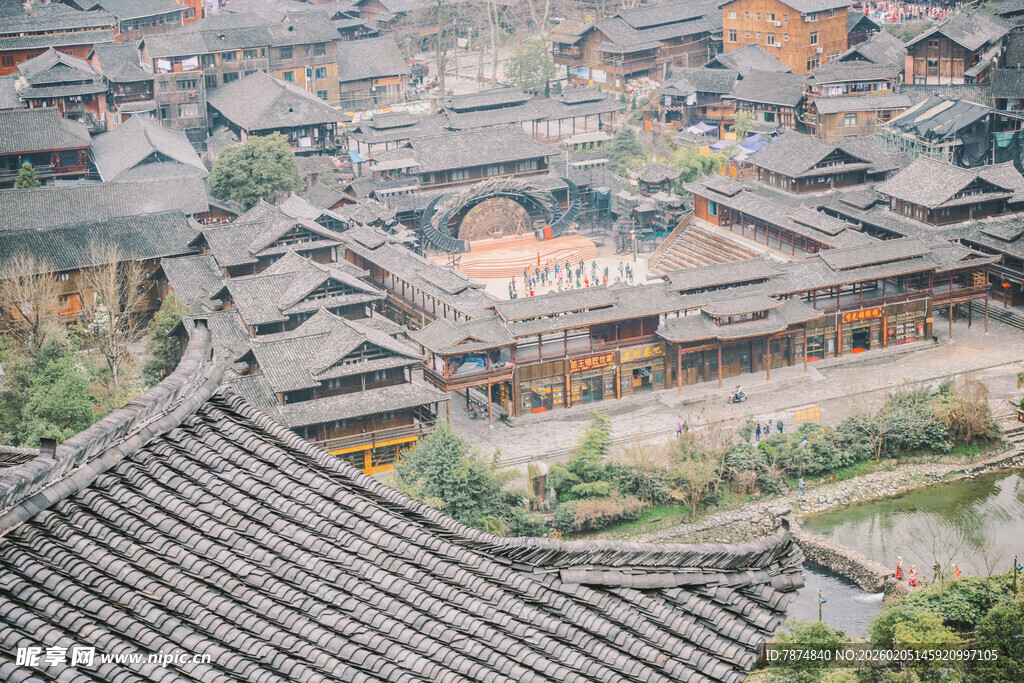 俯瞰古村落屋顶景观