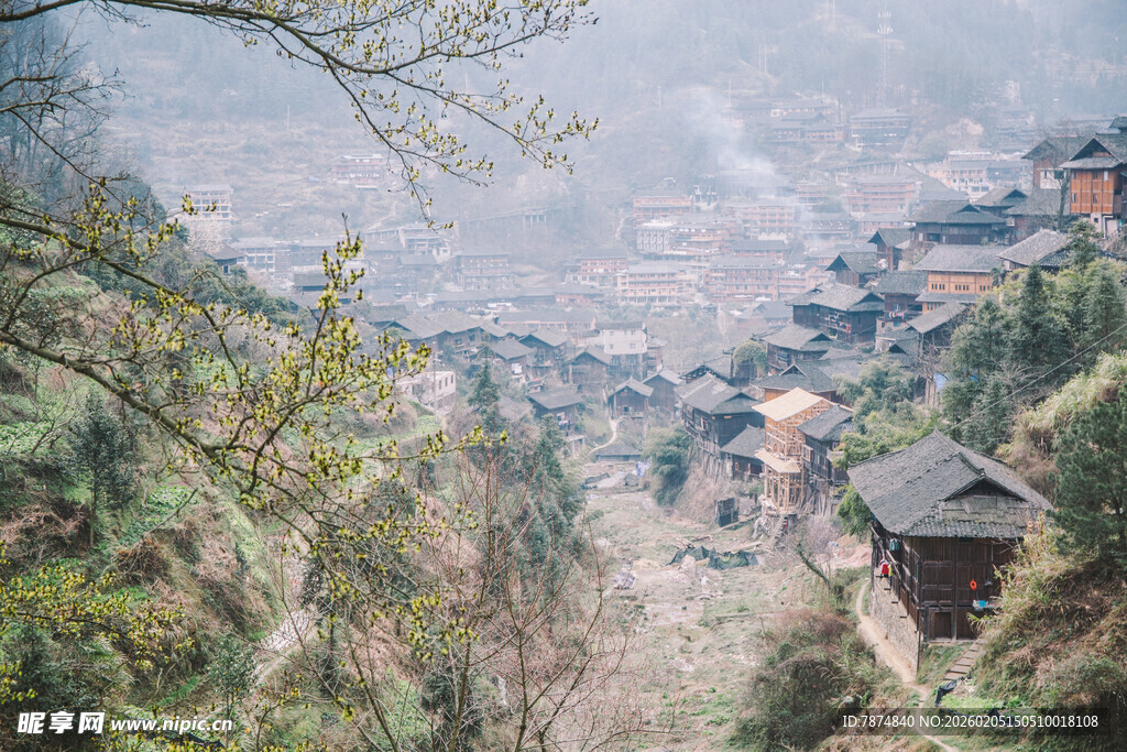 山间村落景致