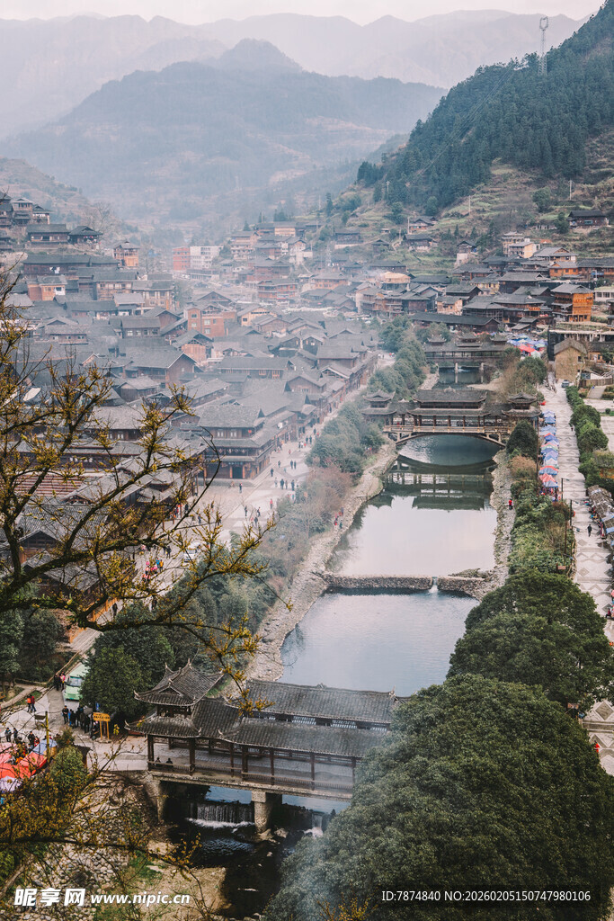 山间小镇美景