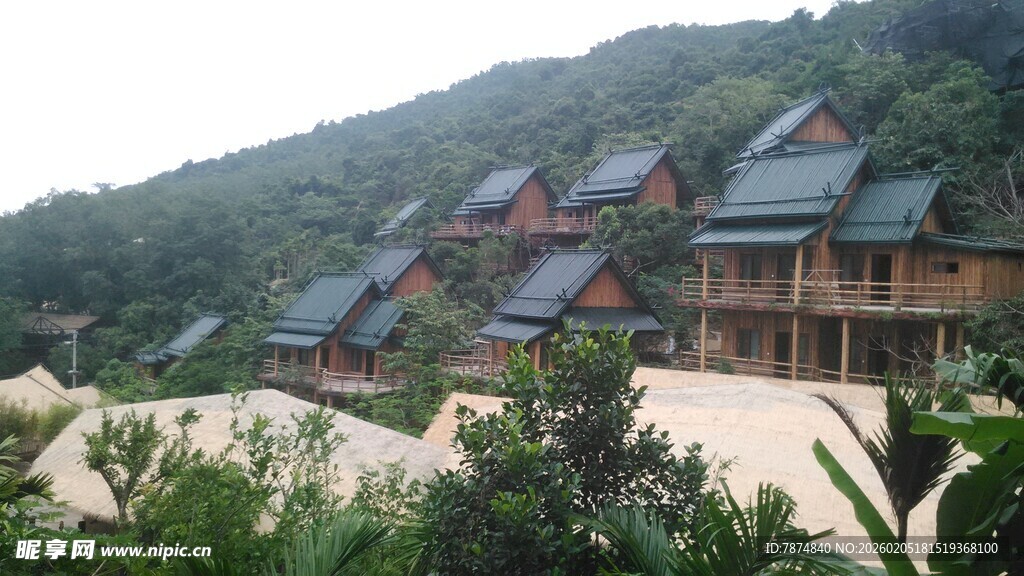 三亚山间木屋群 自然好风光