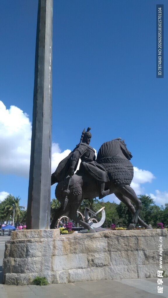 三亚草原骑手雕像