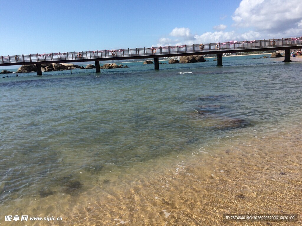三亚海边栈桥风景