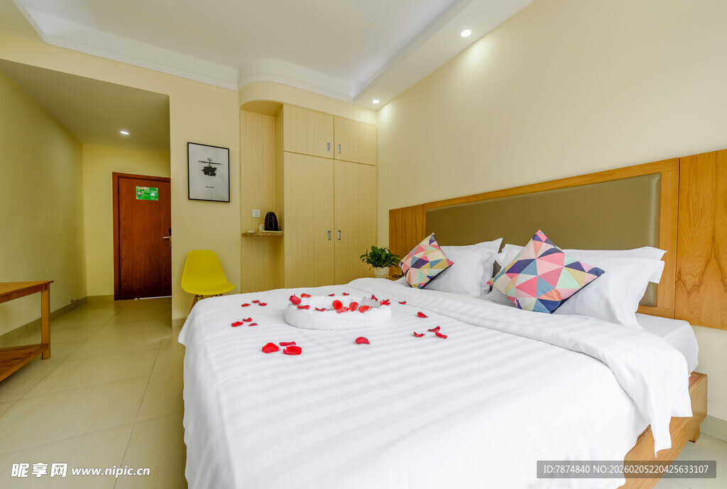 三亚温馨浪漫的酒店客房布置