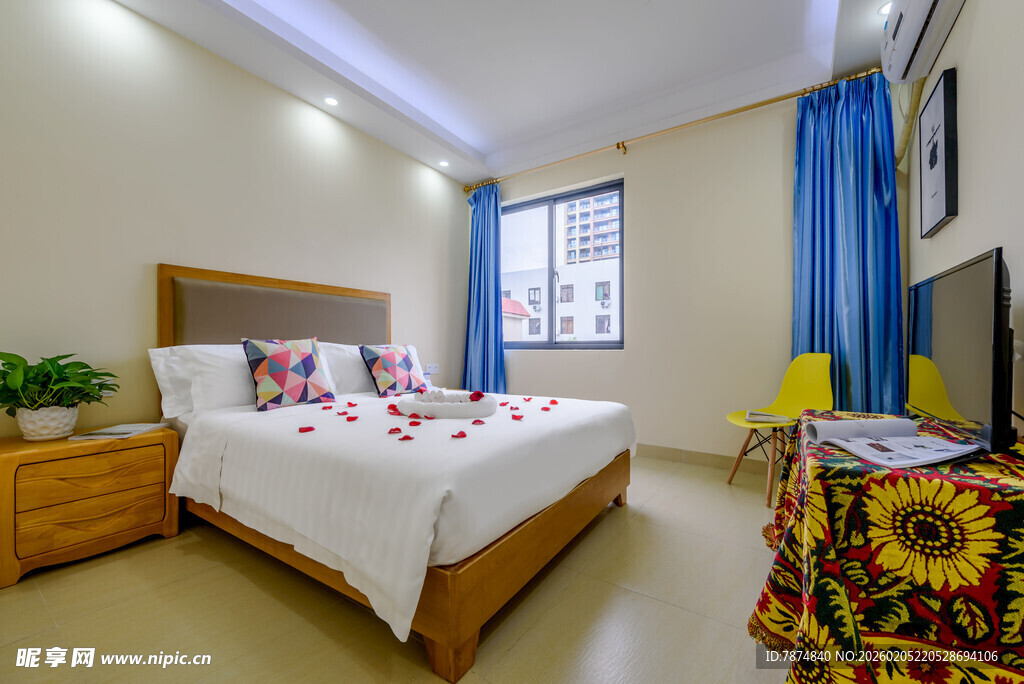 三亚温馨舒适卧室室内场景