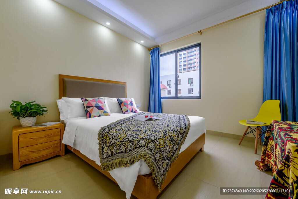 三亚现代简约风格温馨卧室