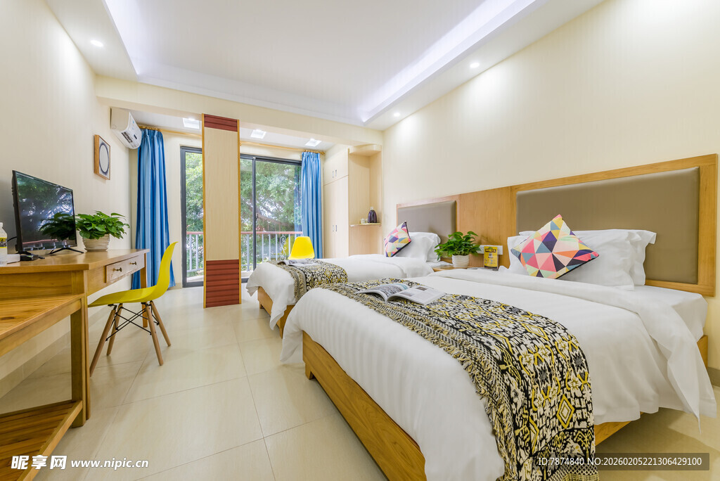 三亚温馨舒适的酒店客房空间