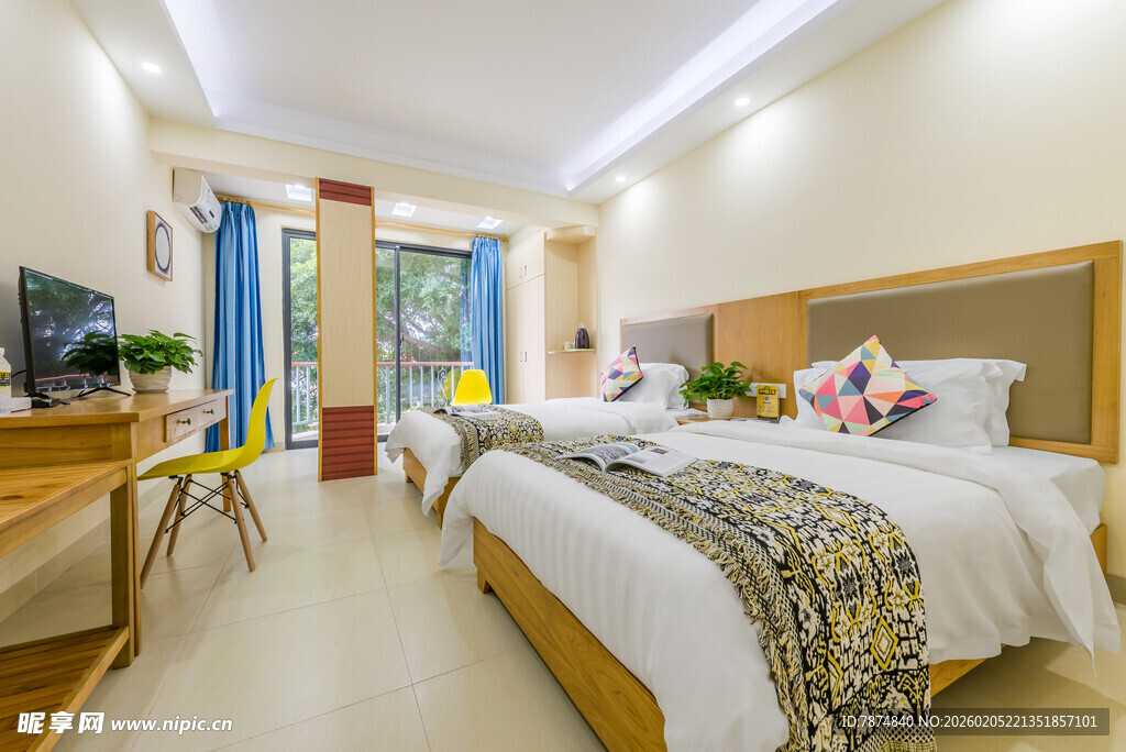 三亚温馨舒适的酒店客房空间