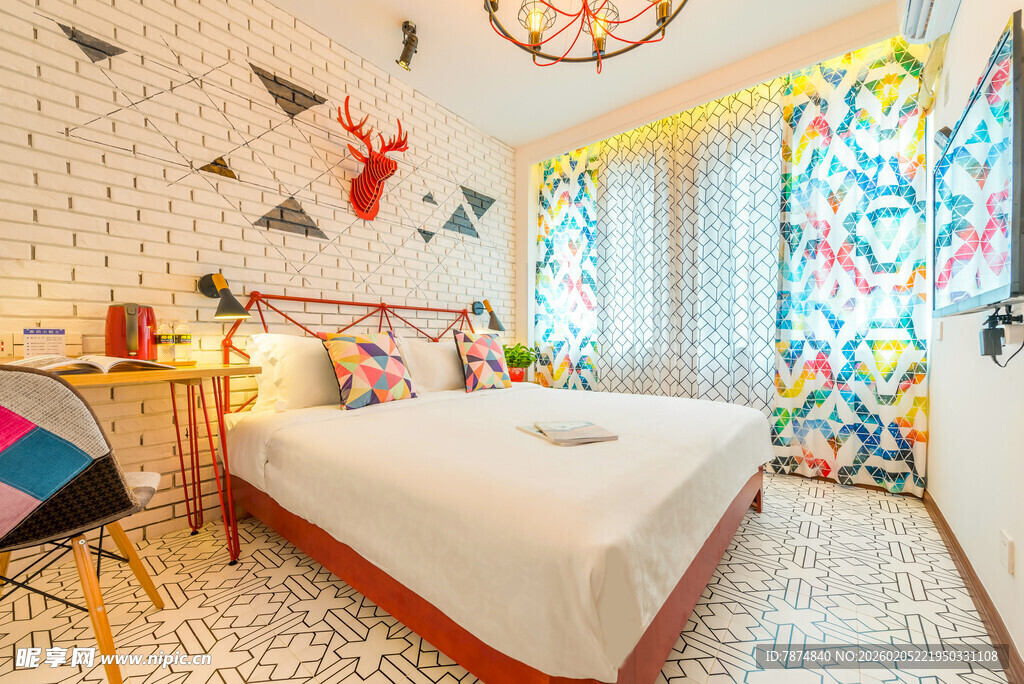 三亚童趣梦幻卧室 多彩装饰空间