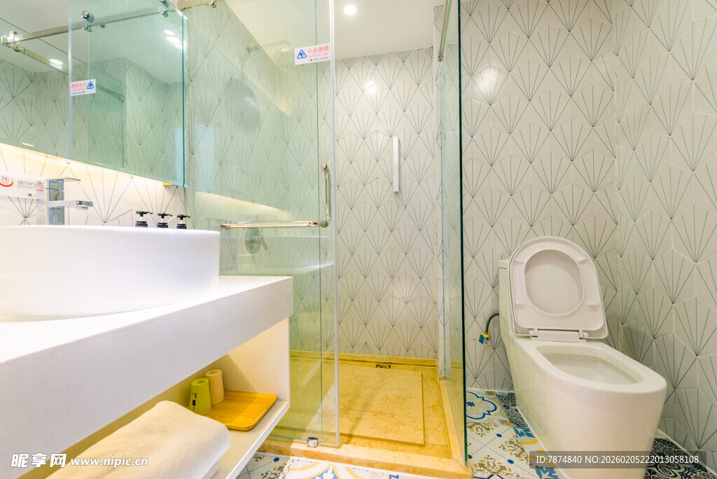 三亚现代简约风卫生间一角