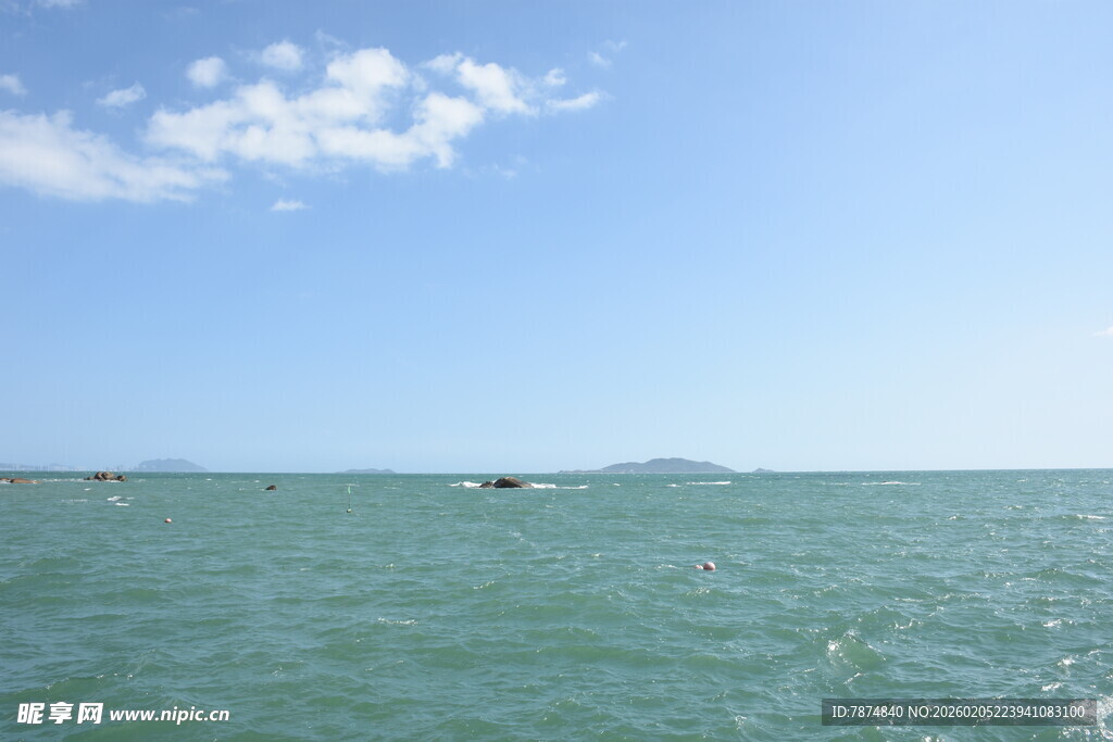 三亚碧海蓝天的美丽海景