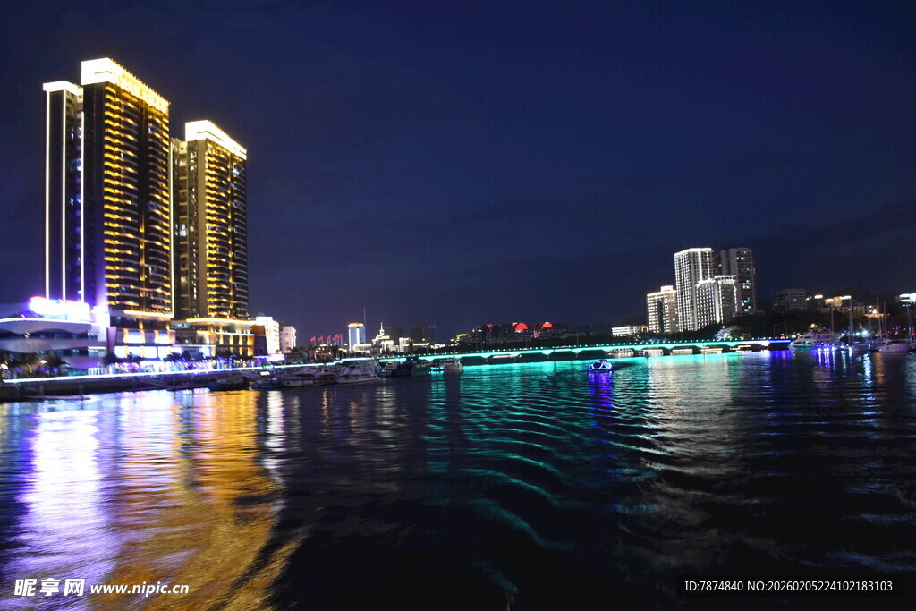 三亚城市璀璨夜景河畔风光