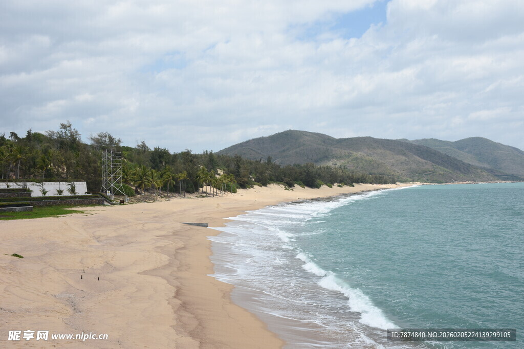 三亚美丽海滨沙滩风景