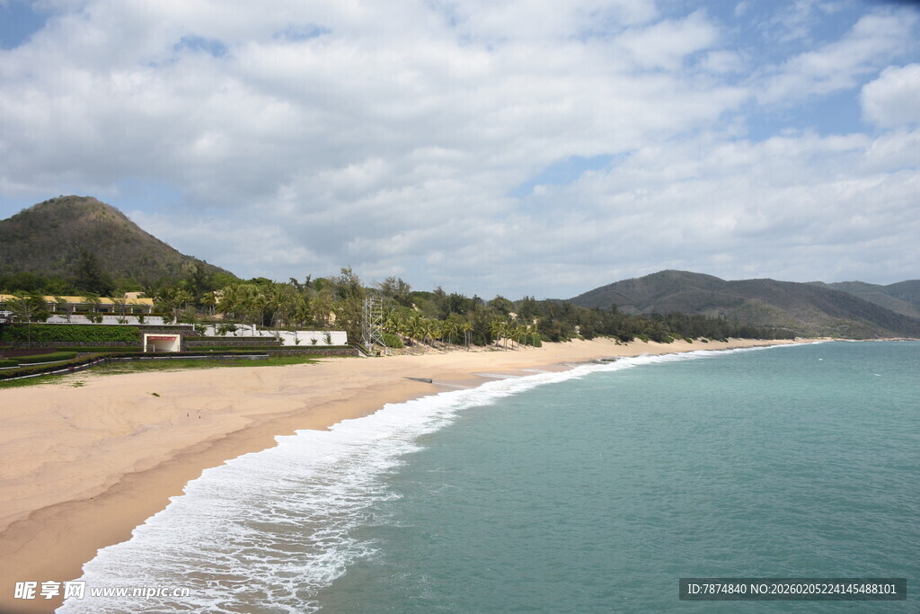 三亚美丽海滨沙滩风景