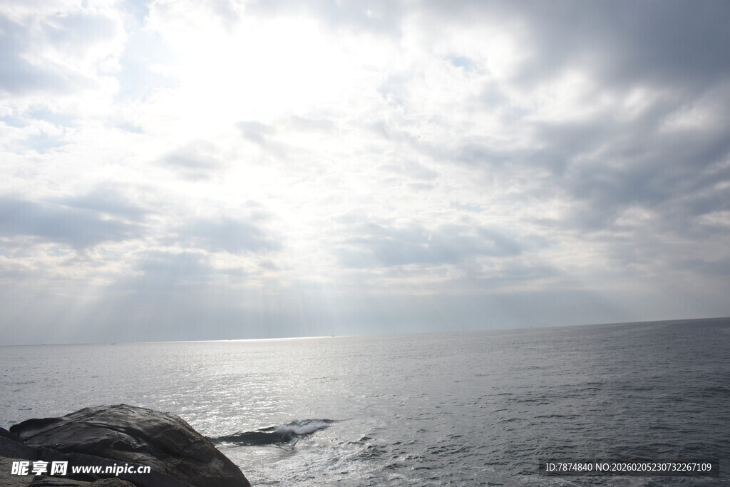 三亚海边日出景象