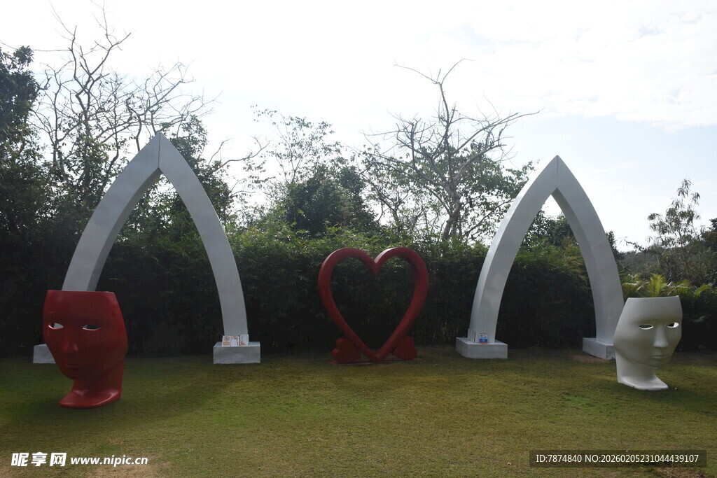 三亚户外心形装饰景观