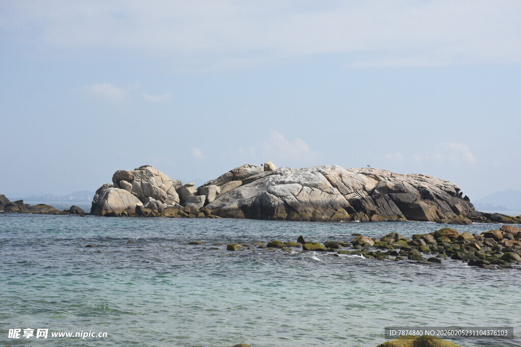 三亚海上孤石 海景秀丽迷人