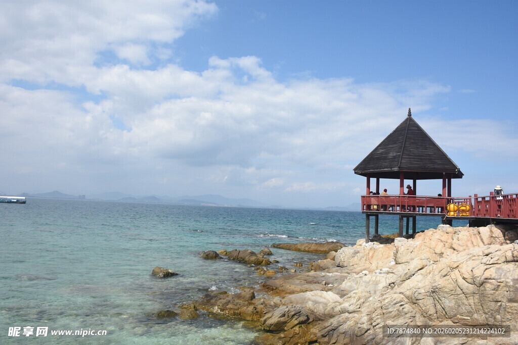三亚海边凉亭美景
