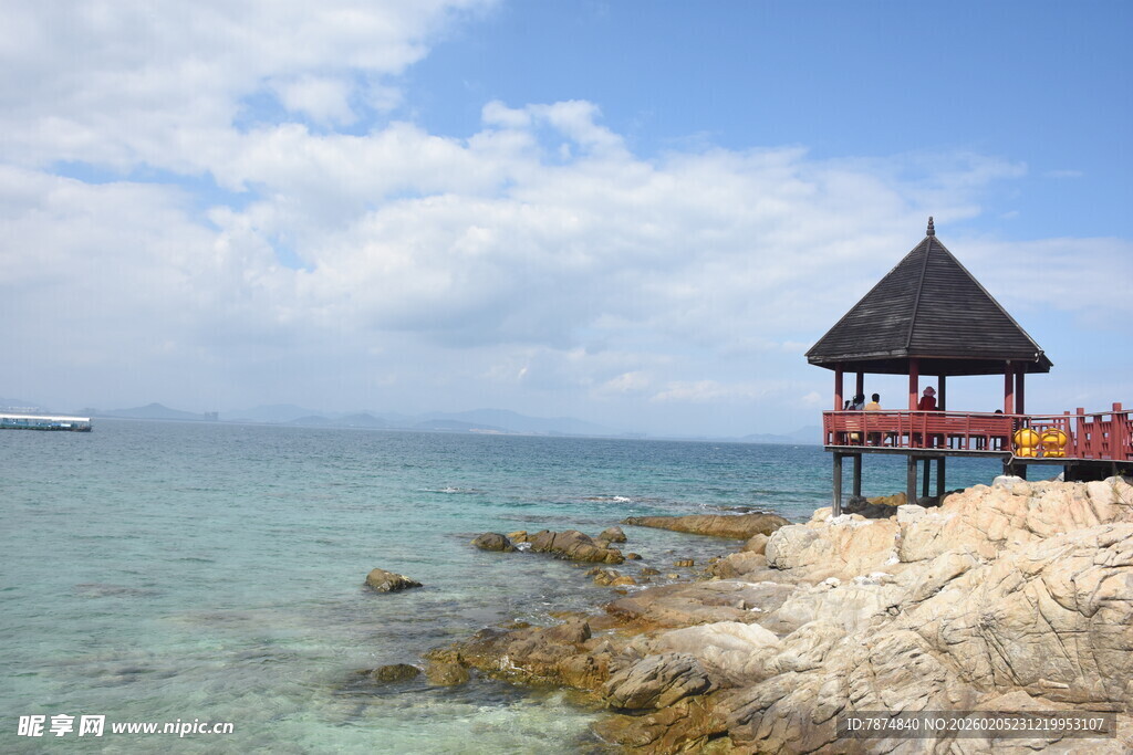 三亚海边凉亭美景