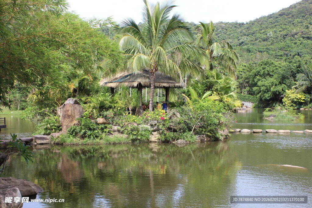 三亚湖畔凉亭 绿意盎然的景致