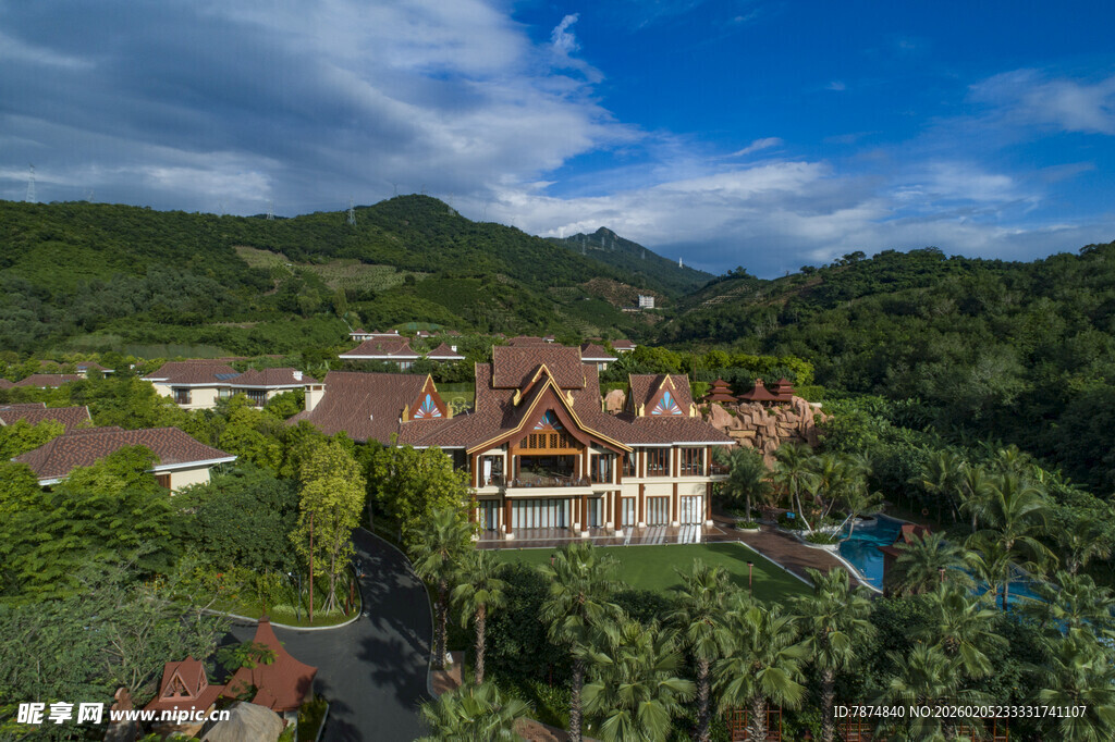 三亚山间度假村落全景
