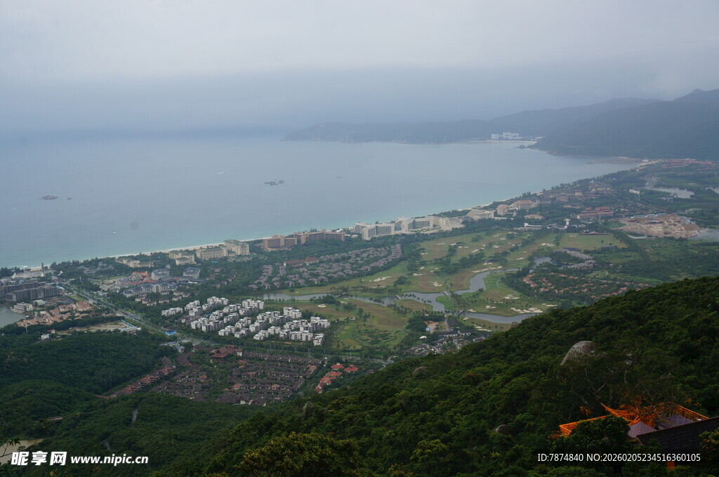 三亚俯瞰山海相依的美丽景致