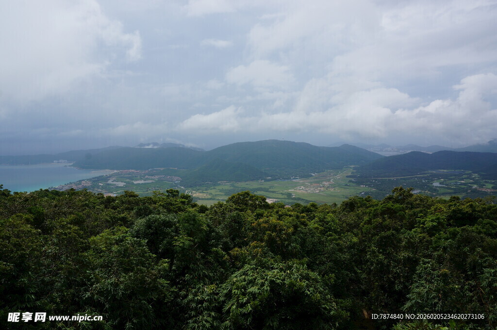 三亚山林云海景观