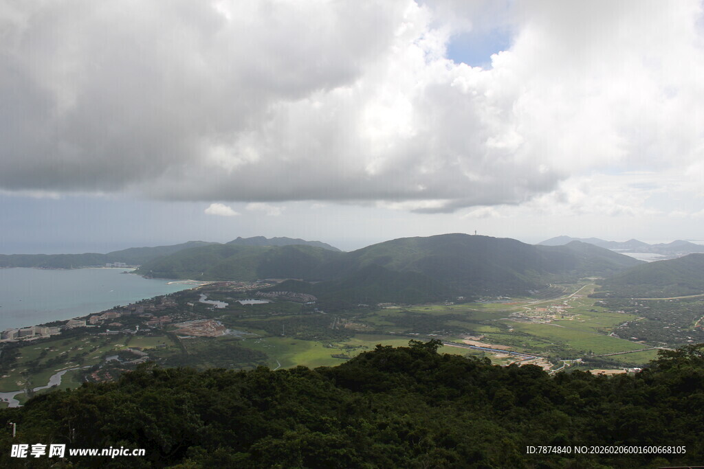 三亚山海云雾美景
