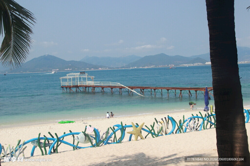 三亚美丽海滨沙滩风景