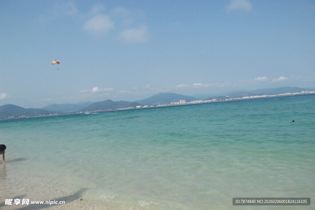 三亚美丽海景沙滩上的悠闲时光