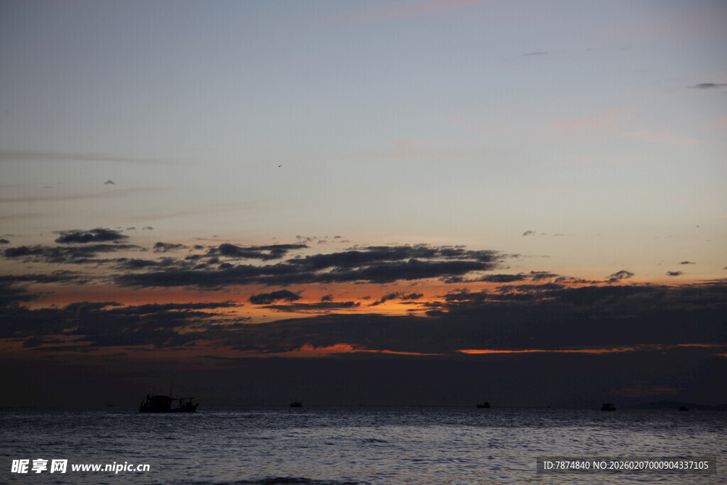 海上日落美景