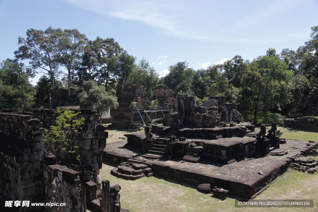 古老废墟中的神秘遗迹