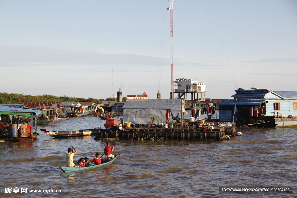 水上人家的独特生活场景