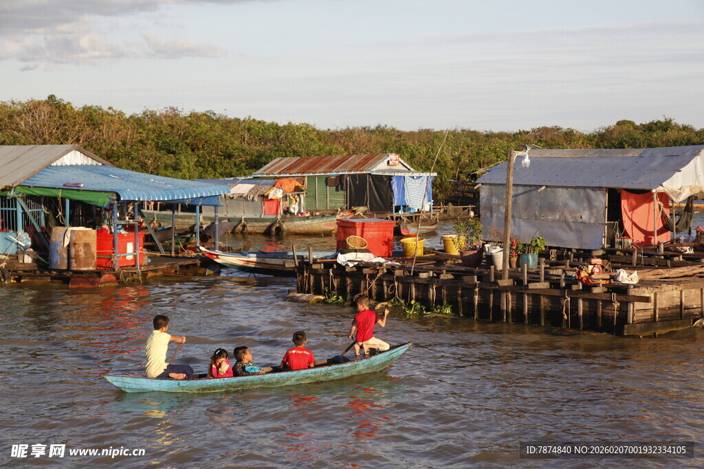 水上村落的日常景象